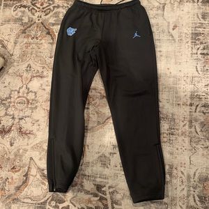 Nike UNC Tarheels sweatpants joggers